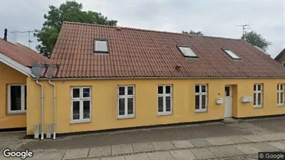 Boligudlejningsejendomme til salg i Skanderborg - Foto fra Google Street View Boligudlejningsejendomme til salg i Skanderborg - Foto fra Google Street View