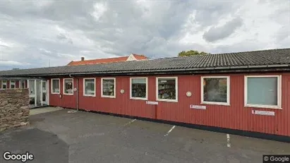 Boligudlejningsejendomme til salg i Nexø - Foto fra Google Street View Boligudlejningsejendomme til salg i Nexø - Foto fra Google Street View