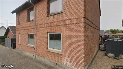 Boligudlejningsejendomme til salg i Kibæk - Foto fra Google Street View Boligudlejningsejendomme til salg i Kibæk - Foto fra Google Street View