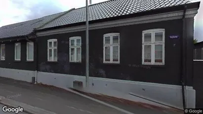 Boligudlejningsejendomme til salg i Brande - Foto fra Google Street View Boligudlejningsejendomme til salg i Brande - Foto fra Google Street View