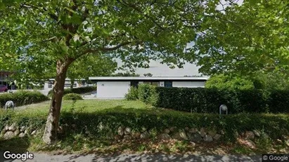 Boligudlejningsejendomme til salg i Græsted - Foto fra Google Street View Boligudlejningsejendomme til salg i Græsted - Foto fra Google Street View